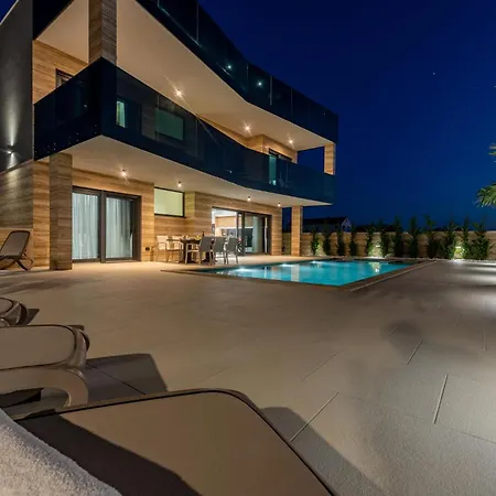 5 Bedroom Beautiful In 프리블라카