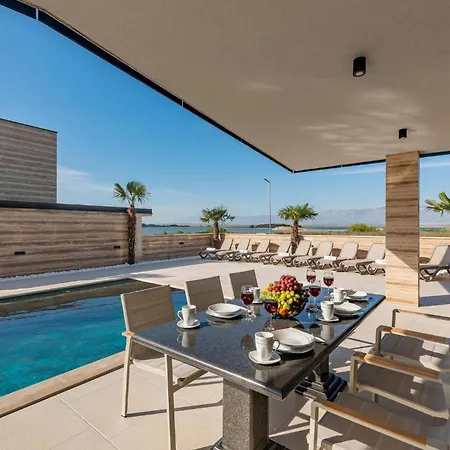 펜션 5 Bedroom Beautiful In *