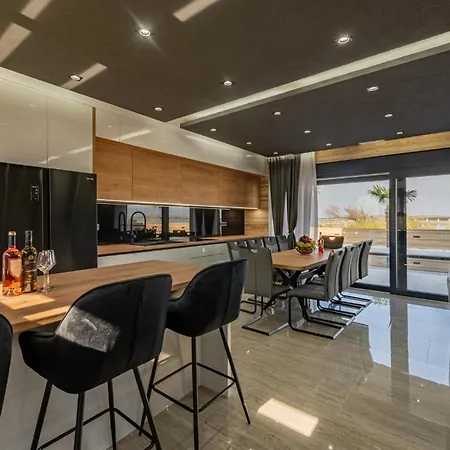 펜션 5 Bedroom Beautiful In 프리블라카
