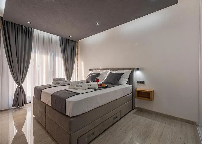 5 Bedroom Beautiful In