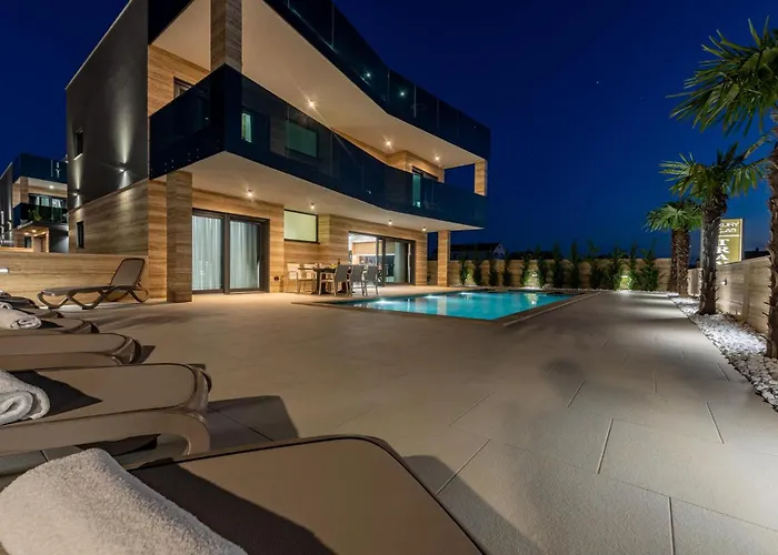 5 Bedroom Beautiful In Privlaka (Zadar)