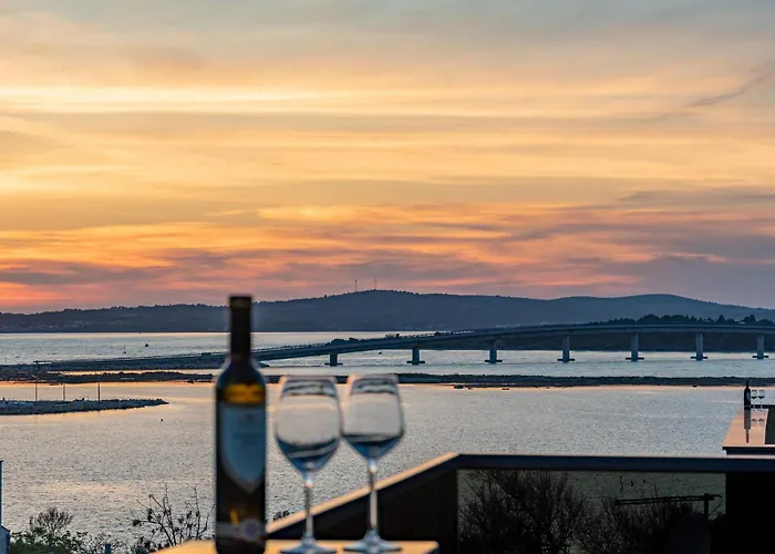 Vikendica 5 Bedroom Beautiful In *