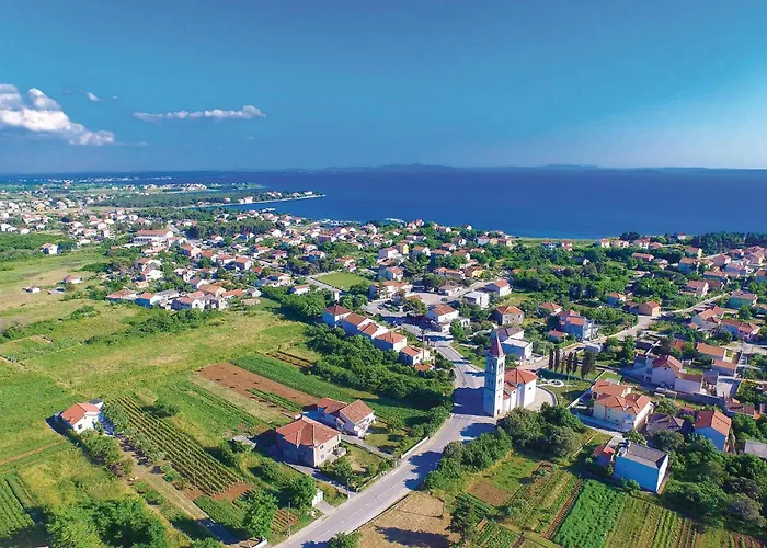 Vikendica 5 Bedroom Beautiful In Privlaka (Zadar)